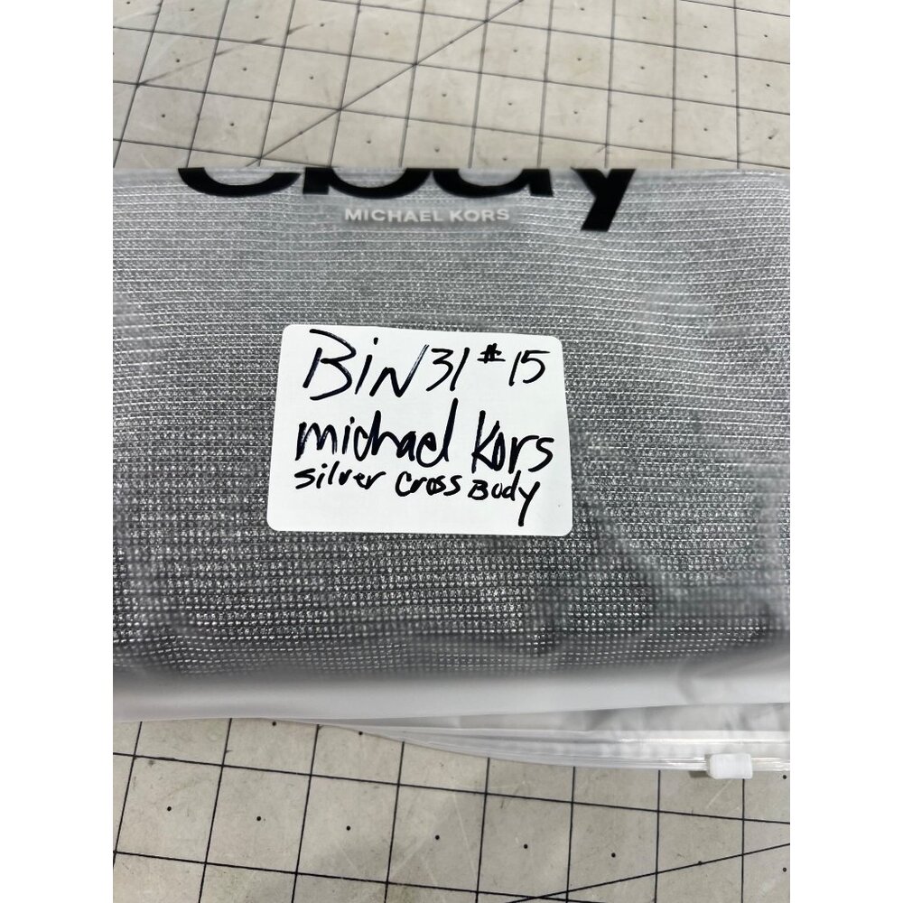 Michael Kors Metallic Silver Black Crossbody Clutch Bag ~~minty~~ Leather - Picture 8 of 8
